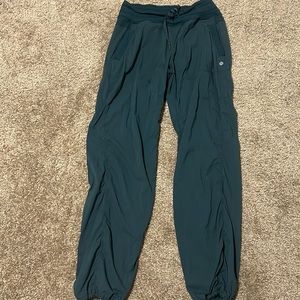 Women’s Green Lululemon Dance Pants Size 8